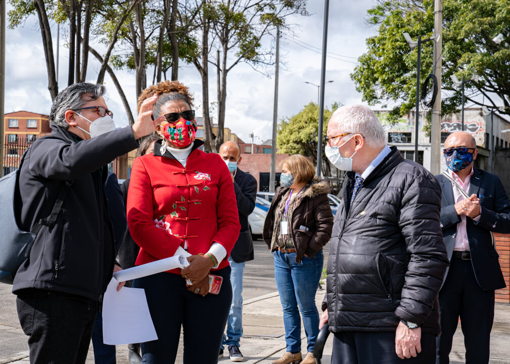 Ministra de ciencias, tecnología e innovación de Colombia junto con Edgar Duarte, gerente del proyecto del San Juan de Dios