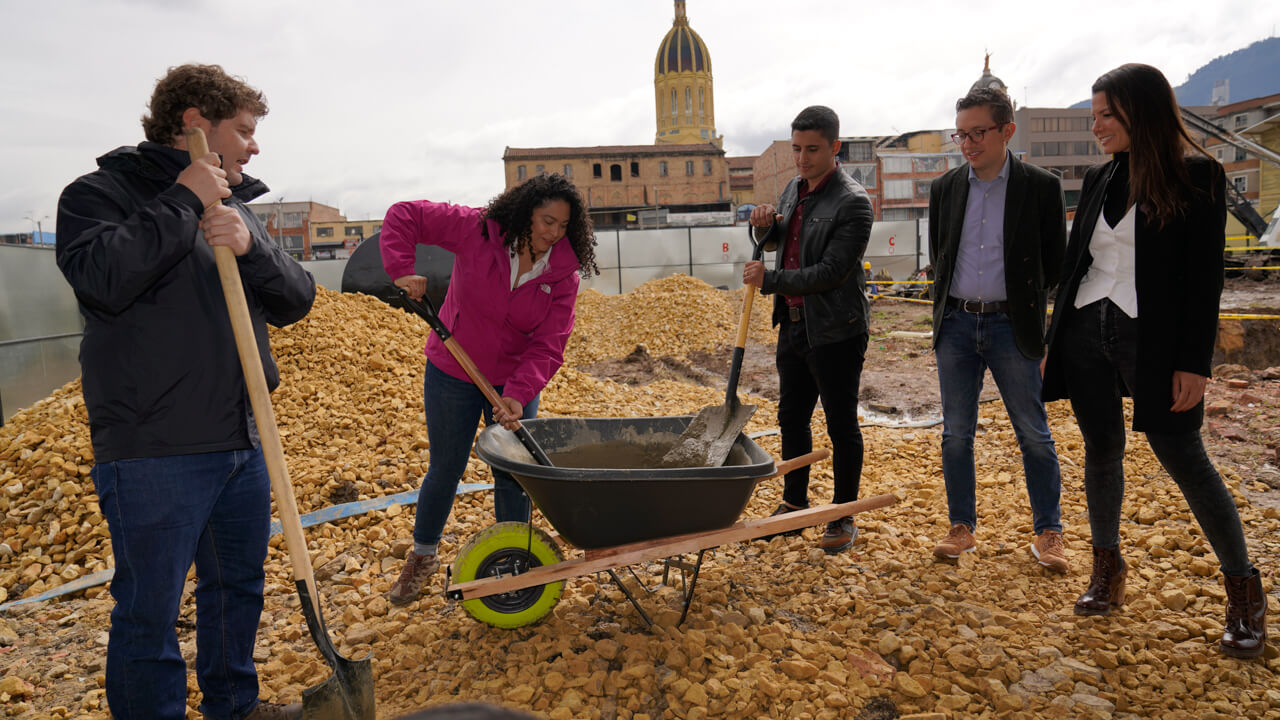 Fotografía evento nueva sede de la Alcaldía Local de Los Mártires