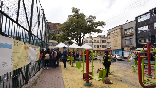 Entidades del Distrito conversan con los residentes de San Bernardo sobre los planes para darle una nueva cara al sector