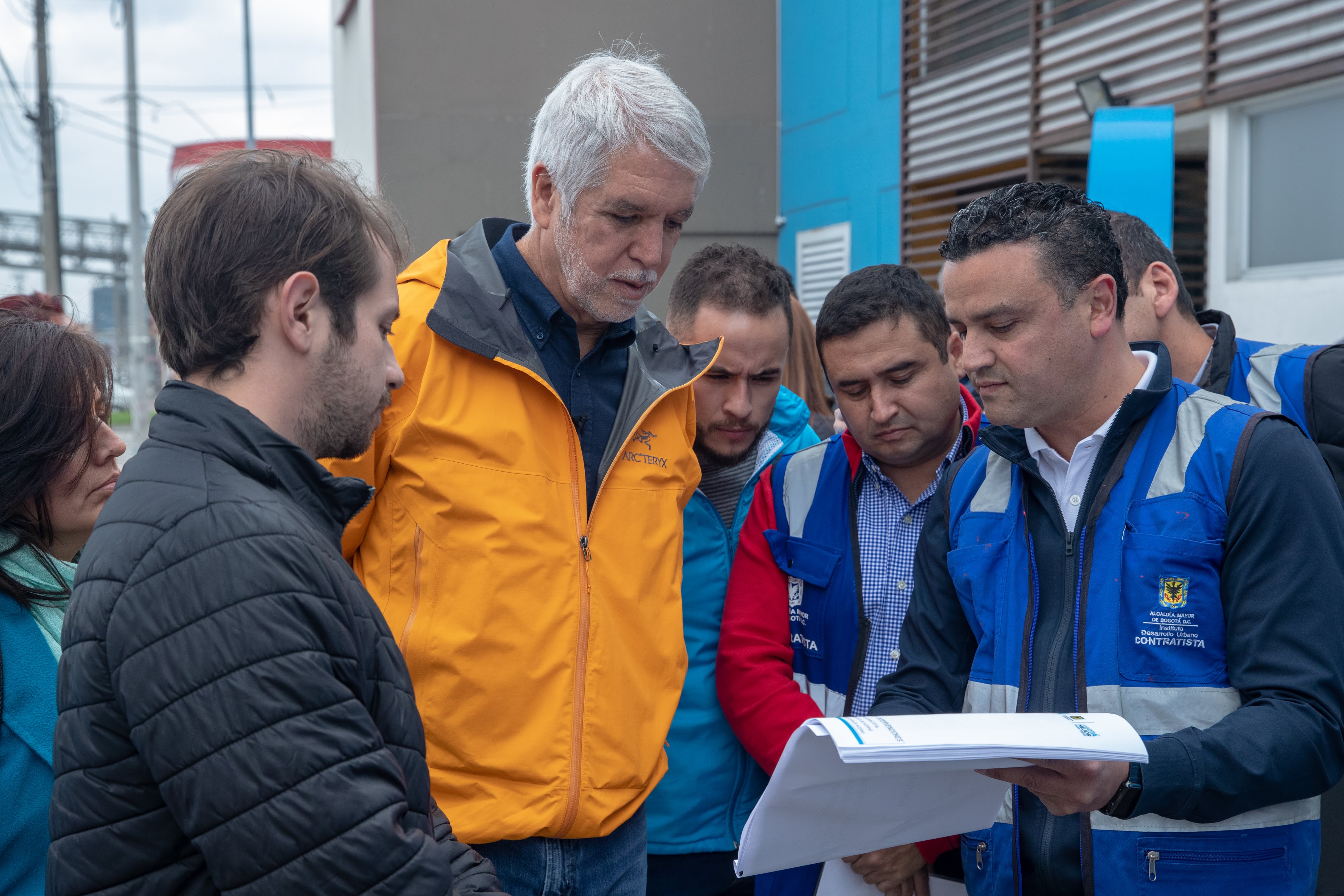 Alcalde Enrique Peñalosa participando de la intervención en el Bronx